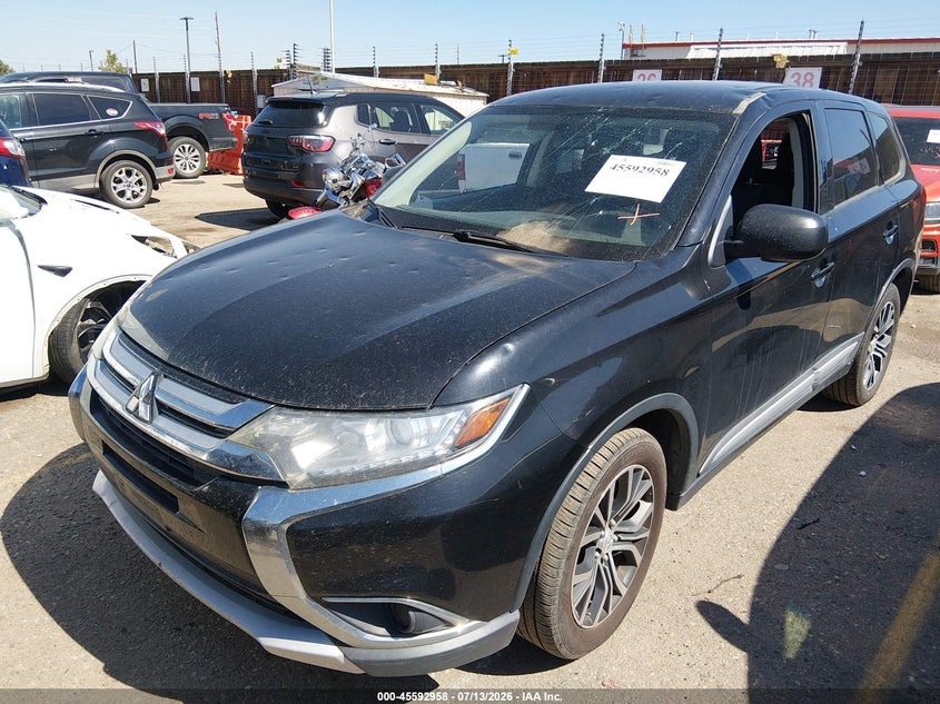 2016 Mitsubishi Outlander, Град, IAAI, VIN JA4AZ3A30GZ032175 — фото 2
