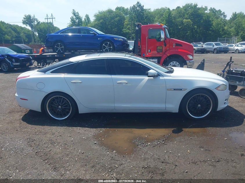 2011 Jaguar Xj Supercharged VIN: SAJWA1GEXBMV16992 Lot: 45592983