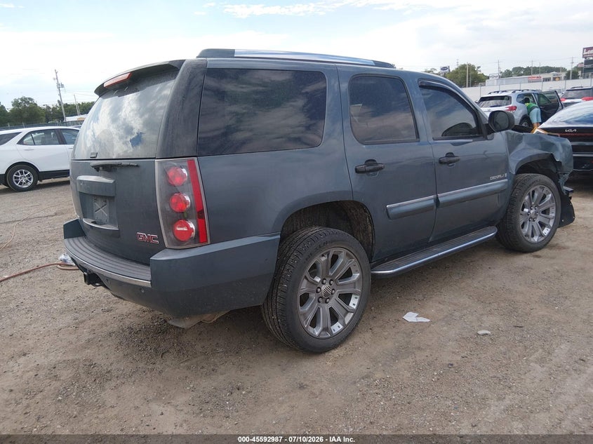 2007 GMC YUKON DENALI auction photo 4