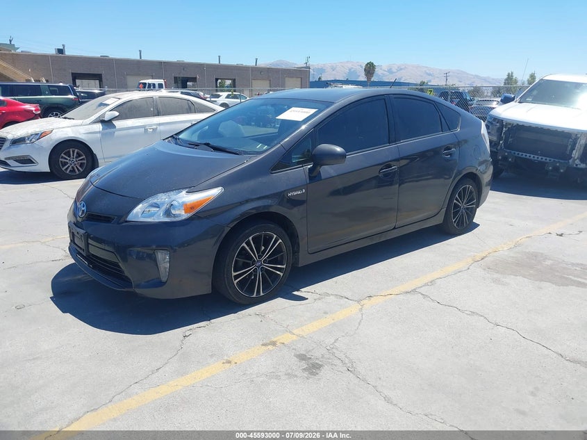 2015 Toyota Prius, Right Side, IAAI, VIN JTDKN3DU8F0460668 — photo 2