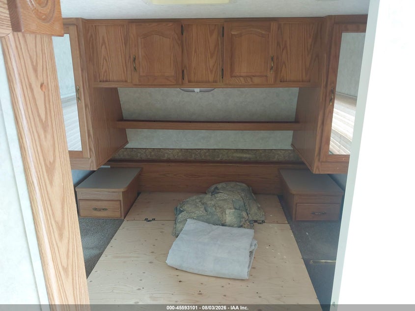 2005 KEYSTONE RV COUGAR TRAVEL TRAILER auction photo 5