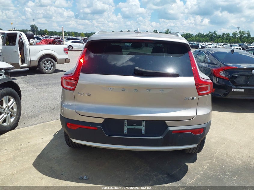 2023 Volvo Xc40 B5 Plus Bright Theme VIN: YV4L12UE1P2049974 Lot: 45593302