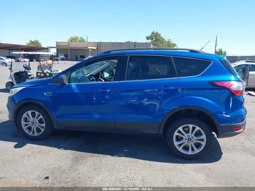 VIN 1FMCU9GD7HUC32285 2017 FORD ESCAPE SE