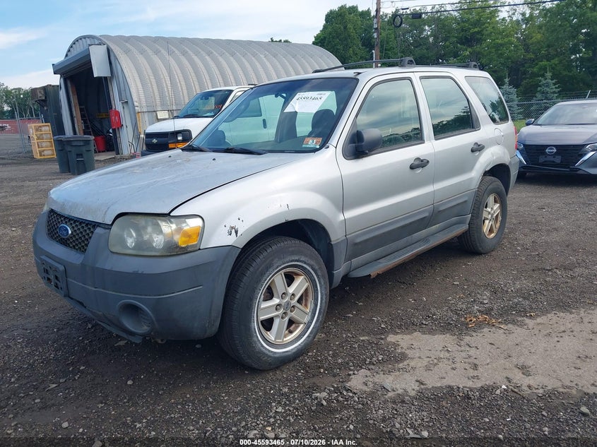 2005 FORD ESCAPE auction photo 2