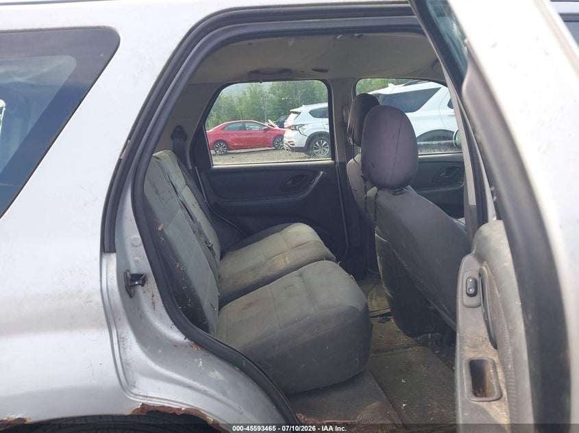 2005 FORD ESCAPE auction photo 8