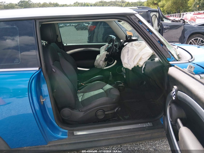 2010 MINI COOPER S auction photo 5