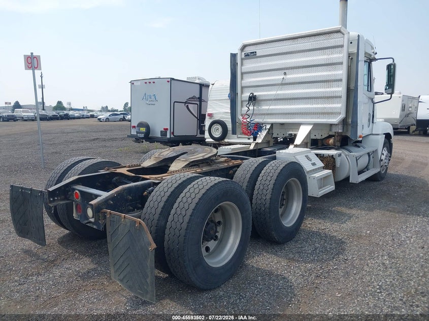 1999 FREIGHTLINER CONVENTIONAL auction photo 4