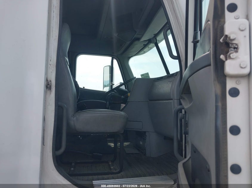 1999 FREIGHTLINER CONVENTIONAL auction photo 5