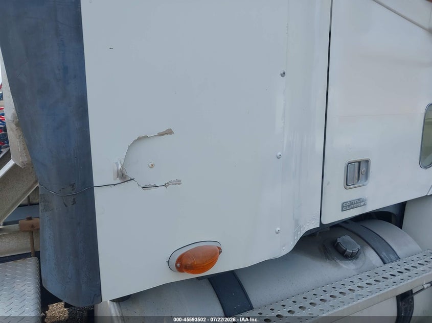 1999 FREIGHTLINER CONVENTIONAL auction photo 6