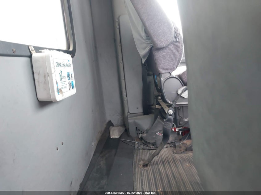 1999 FREIGHTLINER CONVENTIONAL auction photo 8