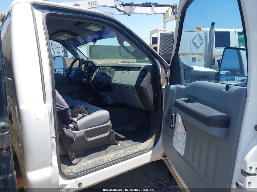2013 FORD F-550 CHASSIS auction photo 5