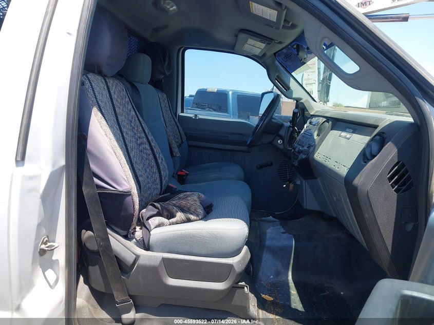 2013 FORD F-550 CHASSIS auction photo 8