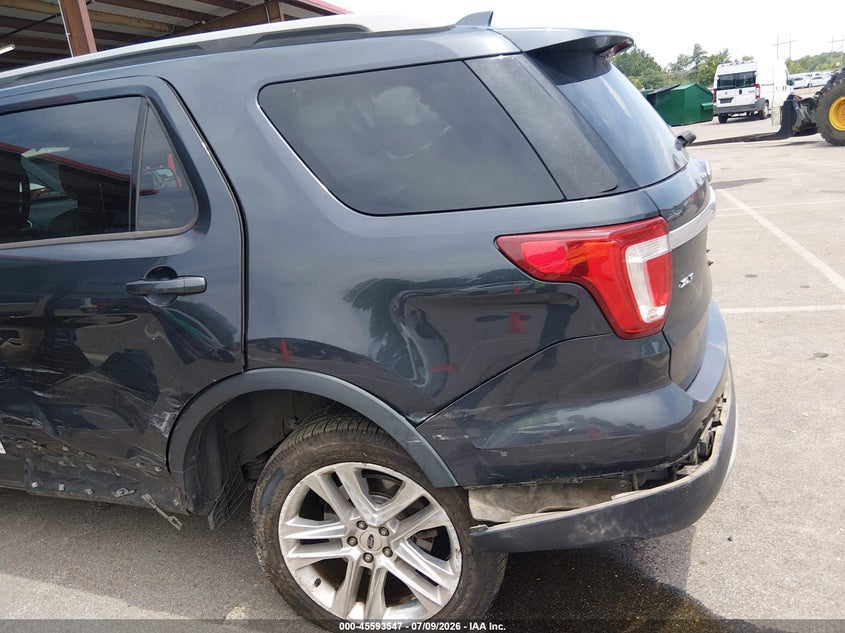 2017 FORD EXPLORER auction photo 6