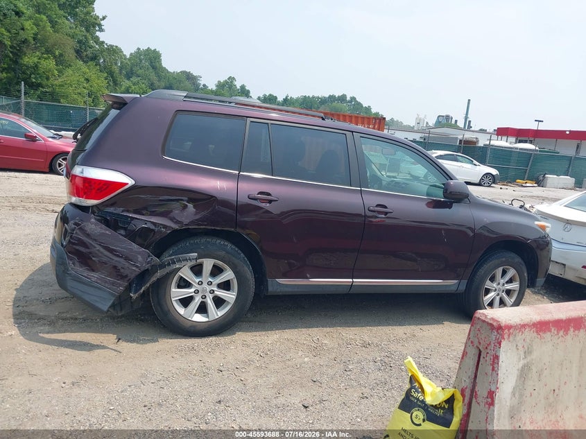 2012 Toyota Highlander Base V6 VIN: 5TDBK3EH2CS104655 Lot: 45593688