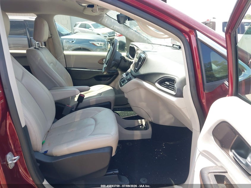 2017 CHRYSLER PACIFICA auction photo 5