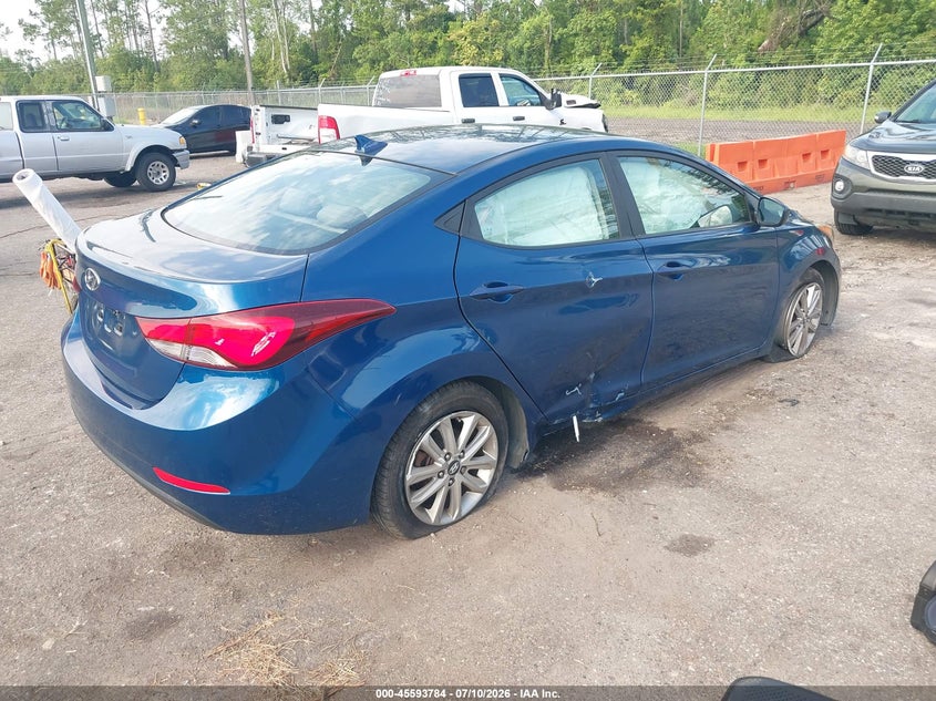 2015 HYUNDAI ELANTRA auction photo 4