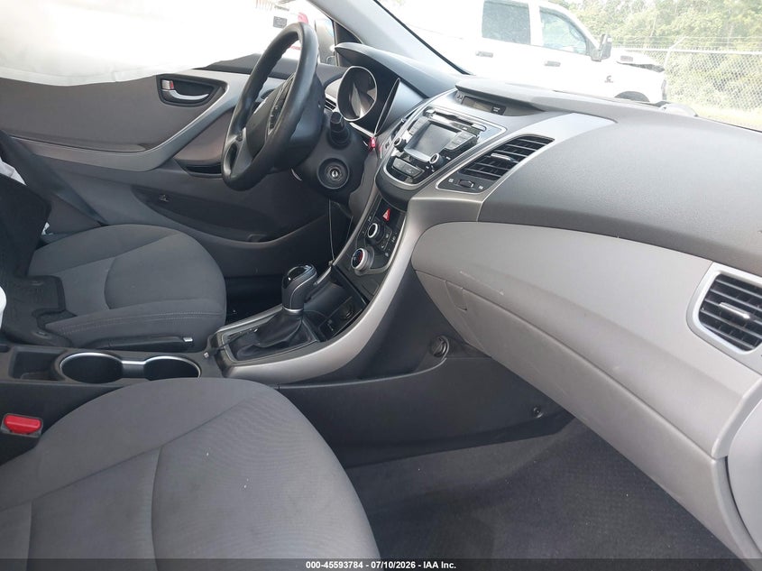 2015 HYUNDAI ELANTRA auction photo 5