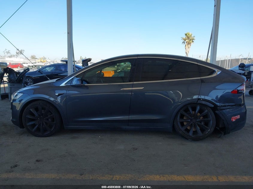 2017 Tesla Model X 100D/75D/90D VIN: 5YJXCAE22HF045279 Lot: 45593808