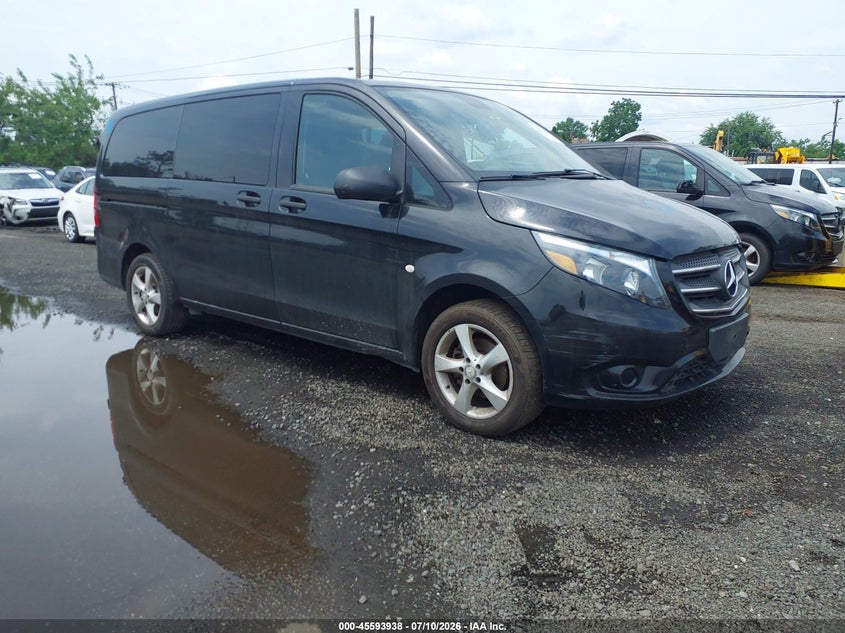 2018 MERCEDES-BENZ METRIS