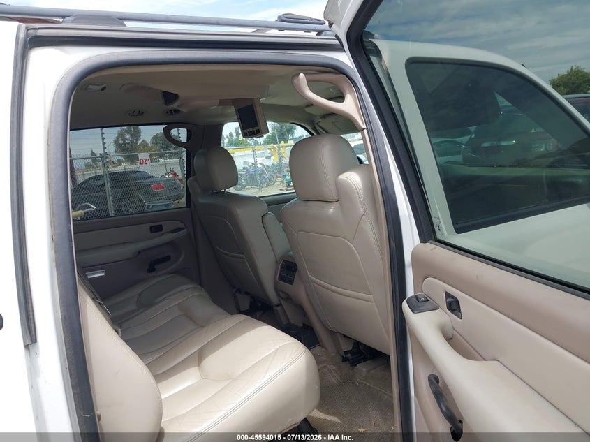 2003 Chevrolet Suburban 1500 Lt VIN: 3GNFK16T63G263645 Lot: 45594015