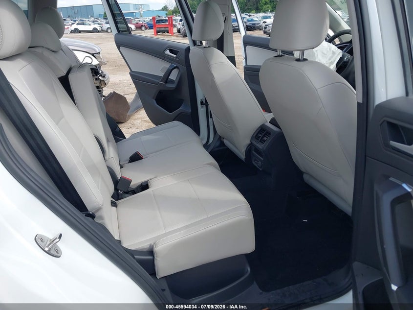 2020 VOLKSWAGEN TIGUAN auction photo 8