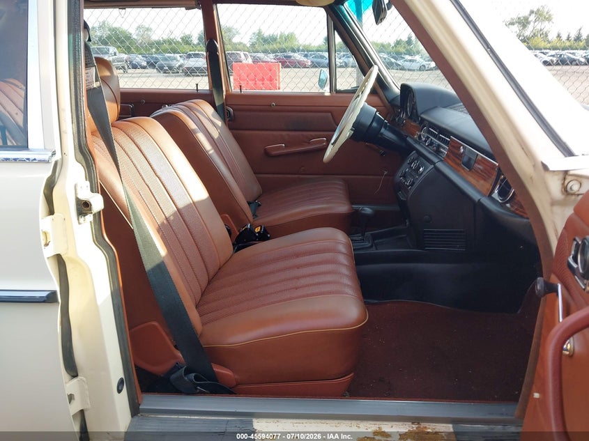 1972 MERCEDES BENZ OTHER auction photo 5
