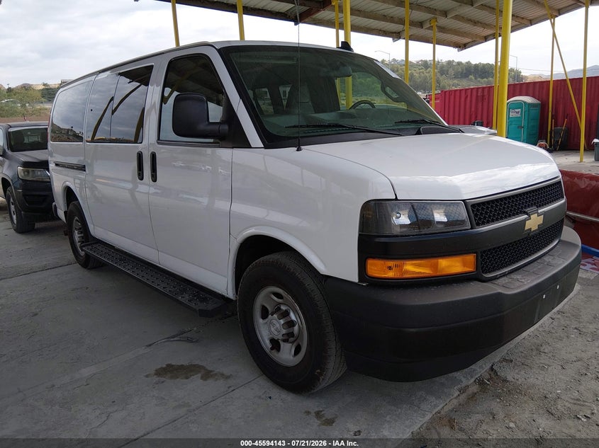 Vin: 1gawgefg2j1300425, lot: 46092520, chevrolet express 2500 ls 2018 img_1