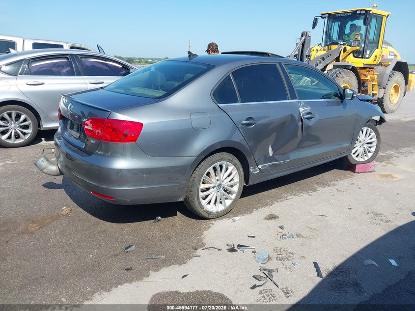 2014 VOLKSWAGEN JETTA auction photo 4