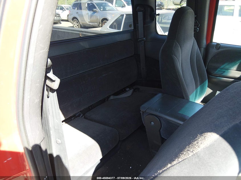 2000 Dodge Dakota Slt/Sport VIN: 1B7GL22N5YS768356 Lot: 45594377