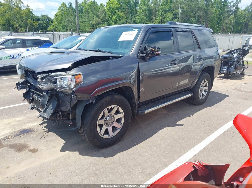 2015 Toyota 4Runner, Front End, IAAI, VIN JTEBU5JR5F5271246 — photo 2