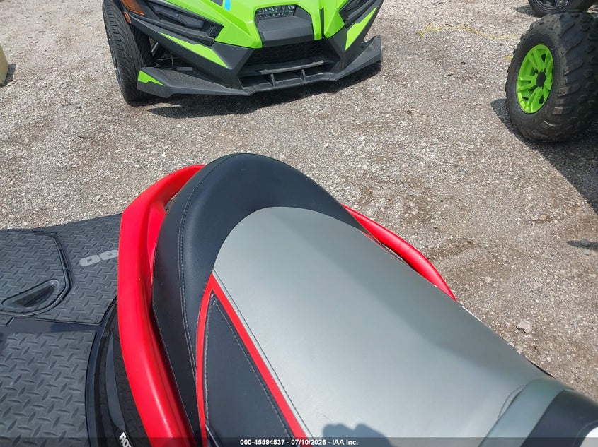 2010 SEA DOO RXT-300 auction photo 8