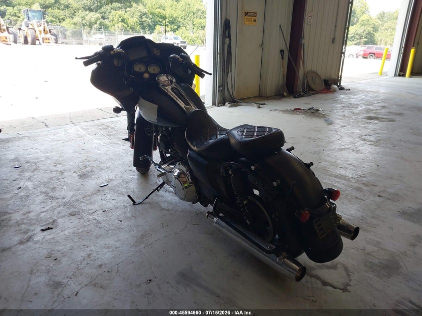 2015 Harley-Davidson Fltrxs Road Glide Special VIN: 1HD1KTM11FB617082 Lot: 45594660