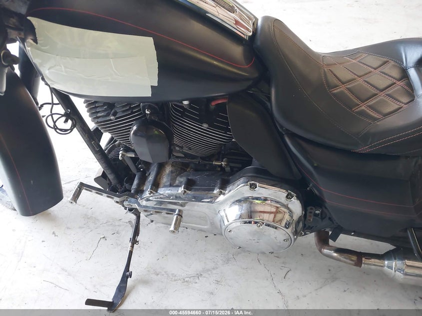 2015 Harley-Davidson Fltrxs Road Glide Special VIN: 1HD1KTM11FB617082 Lot: 45594660