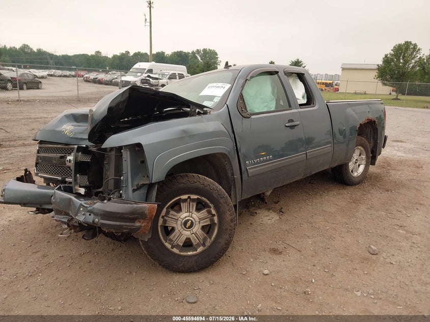 2011 Chevrolet Silverado, Storm Damage, IAAI, VIN 1GCRKSE30BZ412014 — photo 2