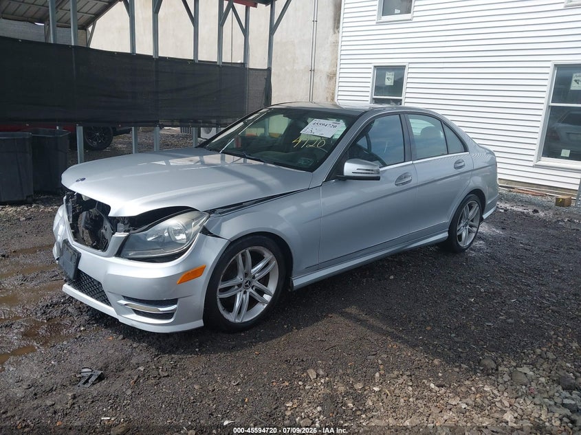 2012 Mercedes-Benz C 300 Sport 4Matic, Удар спереди, IAAI, VIN WDDGF8BB4CR229233 — фото 2