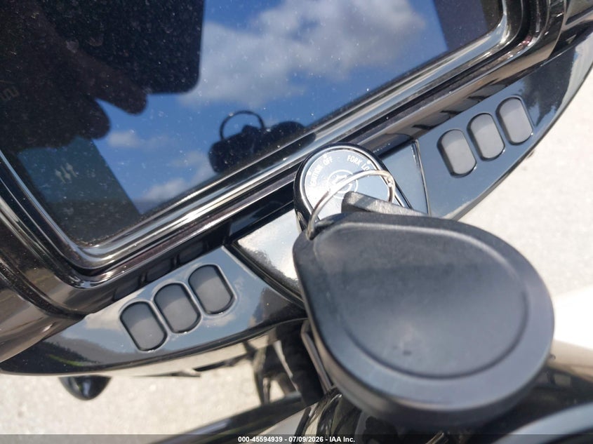 HARLEY-DAVIDSON FLHXS 2020