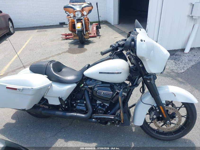 HARLEY-DAVIDSON FLHXS 2020