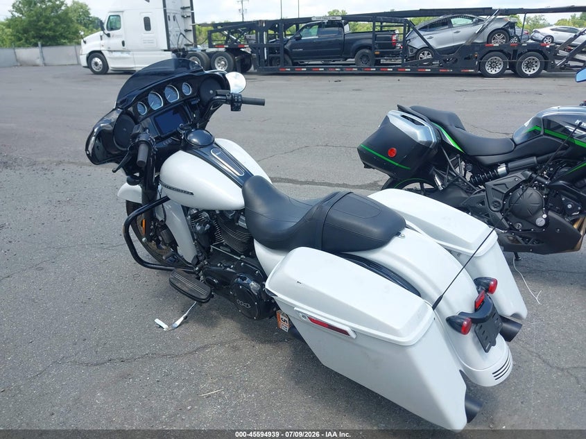 HARLEY-DAVIDSON FLHXS 2020