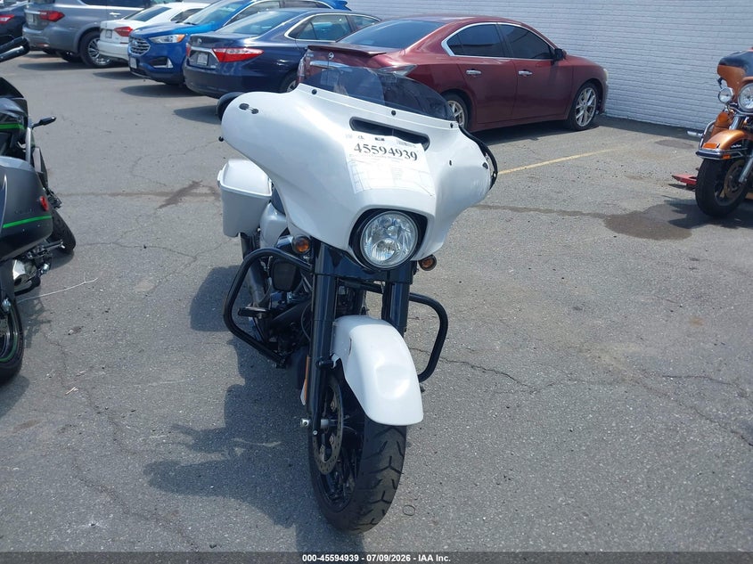 HARLEY-DAVIDSON FLHXS 2020