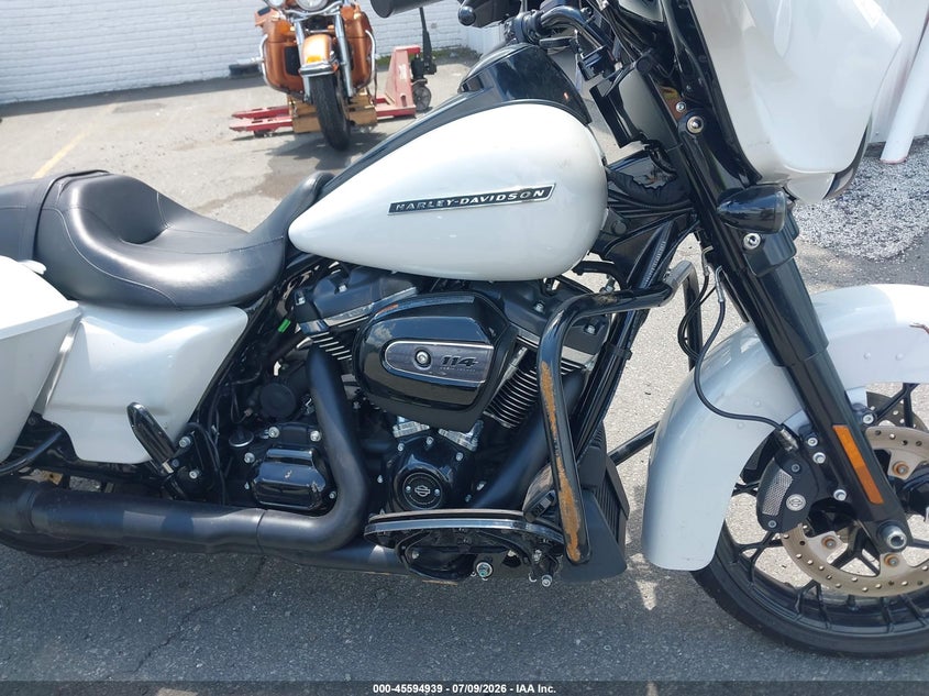 HARLEY-DAVIDSON FLHXS 2020