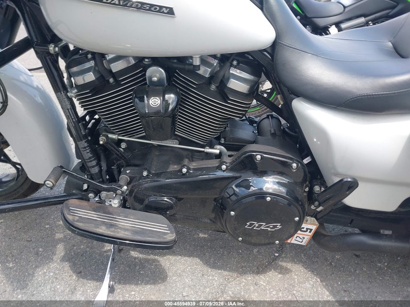 HARLEY-DAVIDSON FLHXS 2020