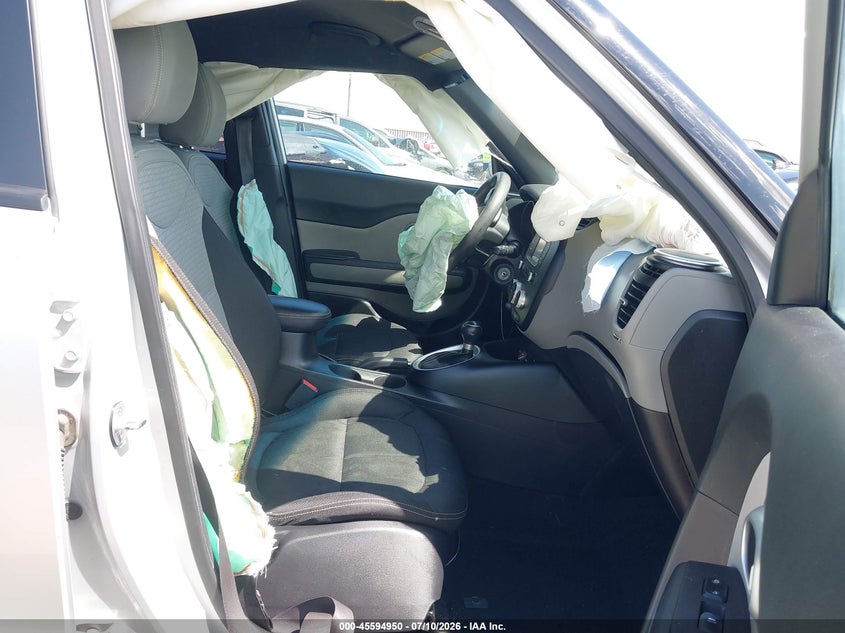 2016 KIA SOUL auction photo 5