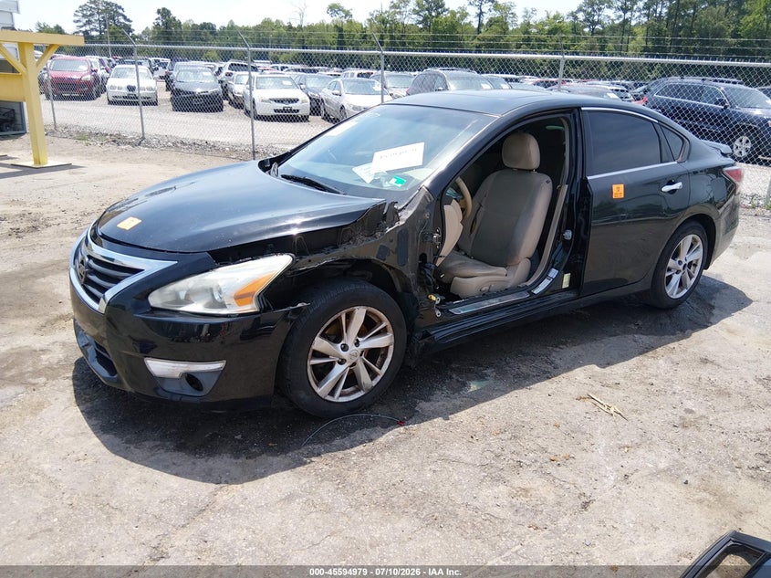2014 Nissan Altima, Left Side, IAAI, VIN 1N4AL3APXEN210467 — photo 2