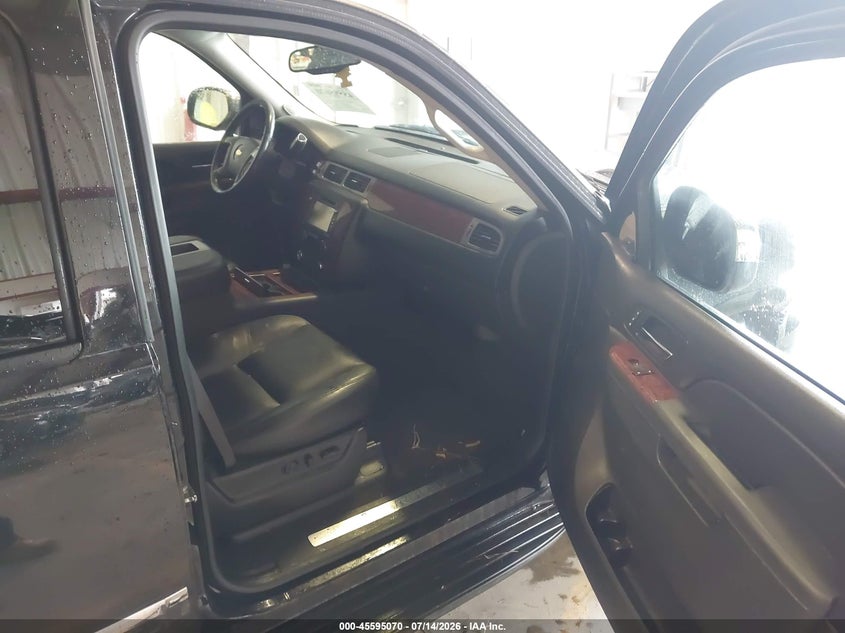 2013 CHEVROLET TAHOE auction photo 5