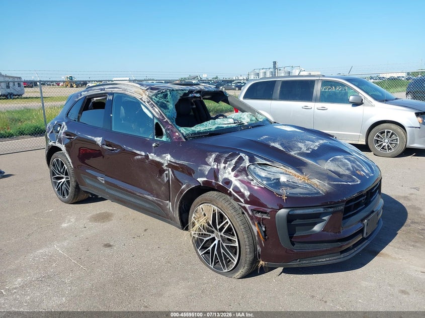 2024 Porsche Macan T VIN: WP1AA2A53RLB19016 Lot: 45595100
