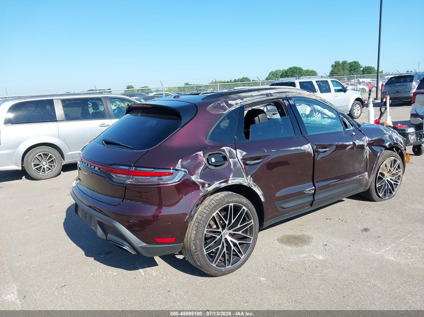 2024 Porsche Macan T VIN: WP1AA2A53RLB19016 Lot: 45595100