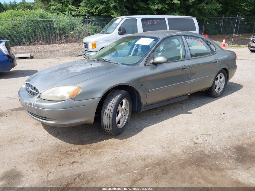 2002 FORD TAURUS auction photo 2