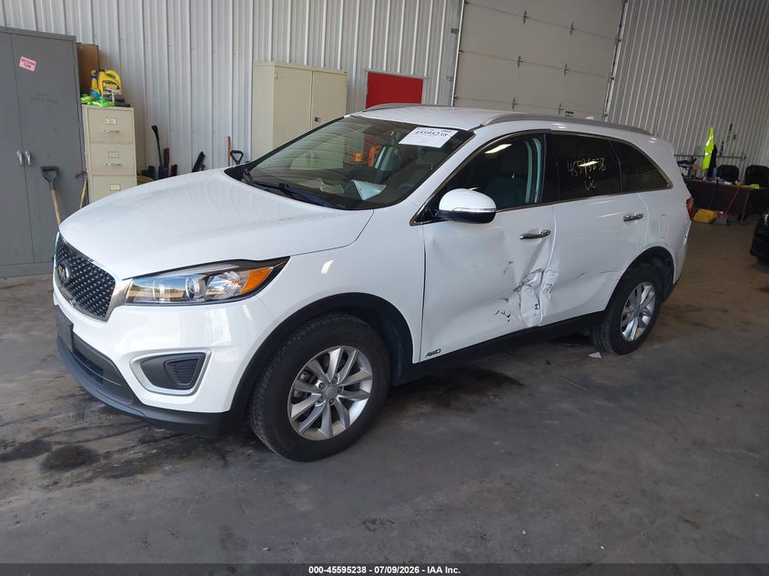 2018 Kia Sorento, Left Side, IAAI, VIN 5XYPGDA32JG415696 — photo 2