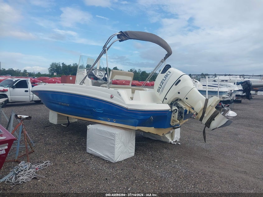 2018 STINGRAY 20' auction photo 3