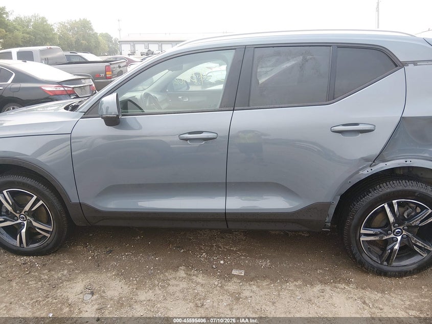 2023 Volvo Xc40 B5 Core VIN: YV4L12UV5P2096554 Lot: 45595406